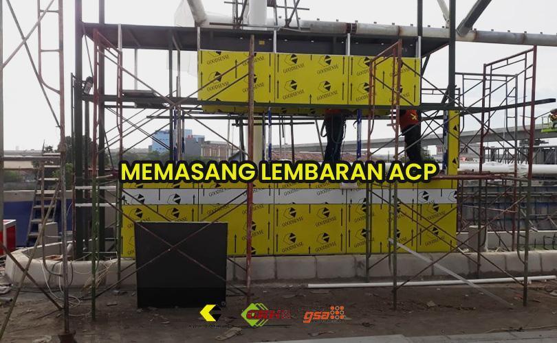 memasang lembaran acp